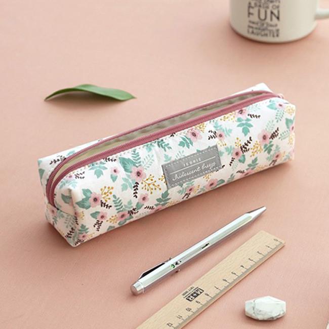 Iconic Comely Pencil Case / Lovesome Floral